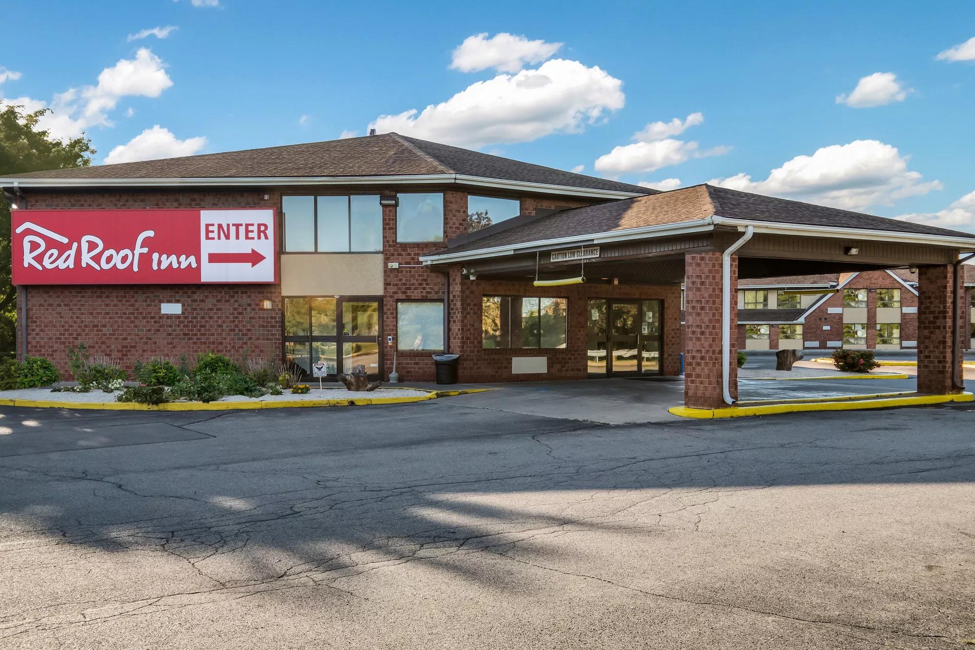 Red Roof Inn Rochester - Airport Property Exterior Image