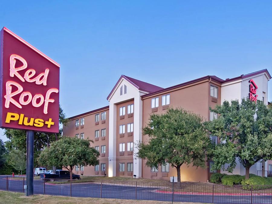 Cheap hotel in south Austin, TX