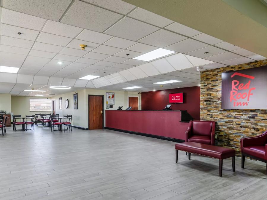 Red Roof Inn & Conference Center Wichita Airport Lobby Image