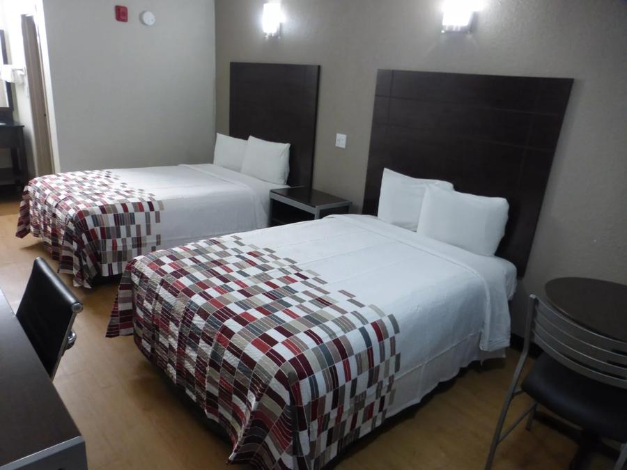 Red Roof Inn Corpus Christi North - Near Downtown Deluxe 2 Full Beds Smoke Free Image