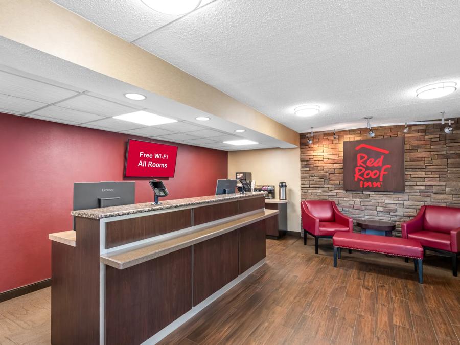 Red Roof Inn Asheville - Biltmore West Front Desk and Lobby Image