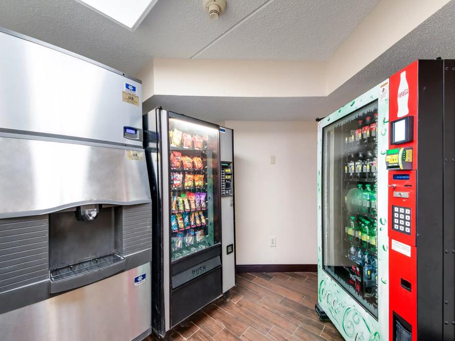 Red Roof Inn Laredo Vending Image