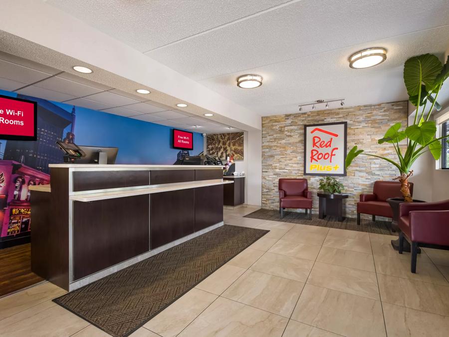 Red Roof PLUS+ Nashville Airport lobby Image