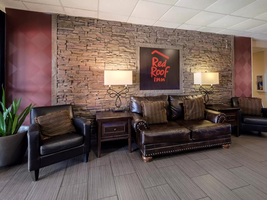 Red Roof Inn Yemassee Lobby Sitting Area Image Details 