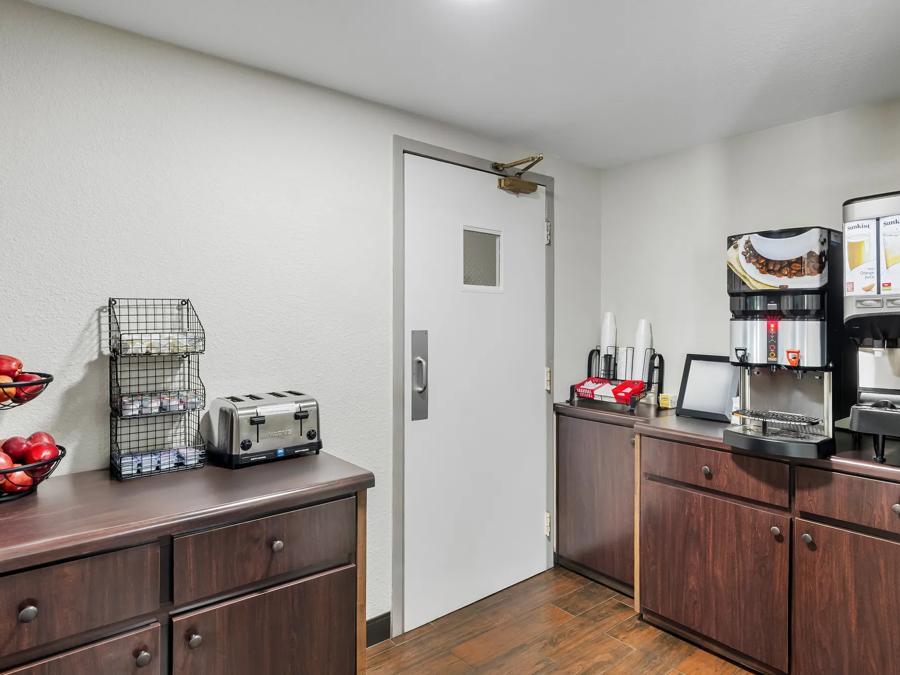 RRI464_BreakfastArea 1 PRO Approved 6-25-26 image