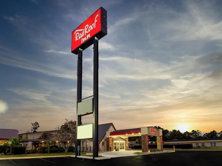 485-exterior night Image