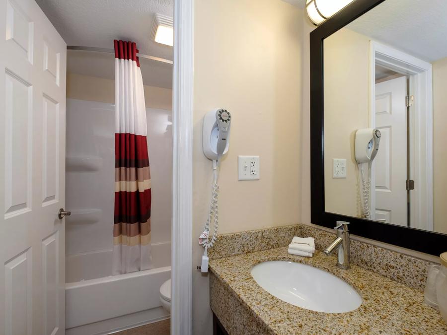 Superior King Room Smoke Free Bathroom Image