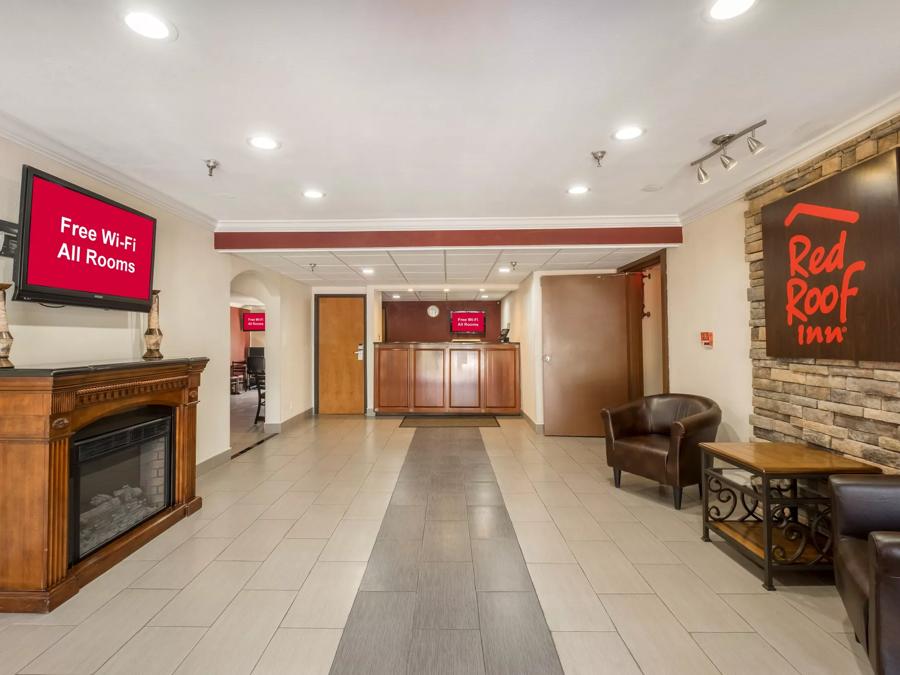 Red Roof Inn Binghamton North Front Desk and Lobby Area Image