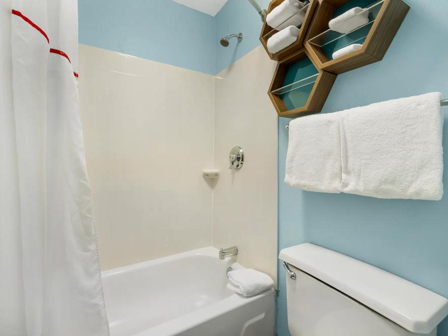 HTS1518_Bathroom 1 PRO Approved 12-15-25 image