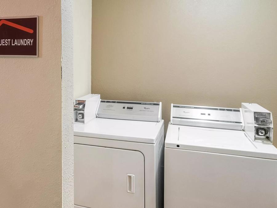 Red Roof Inn Spartanburg – I-26 Laundry Image