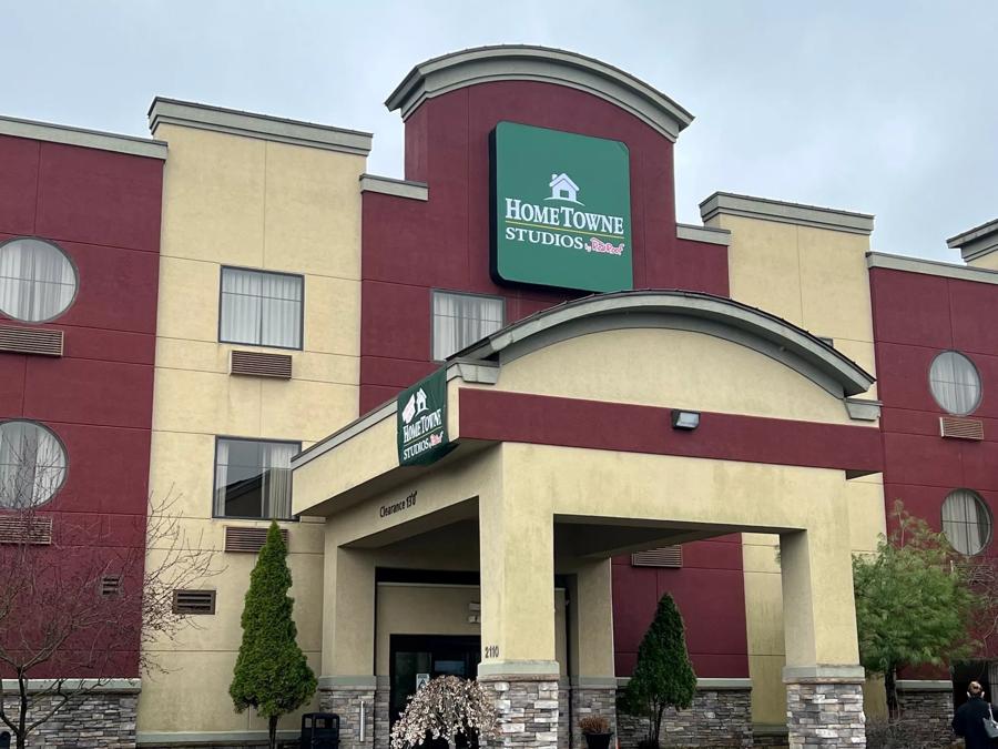 HomeTowne Studios & Suites Washington Exterior Image