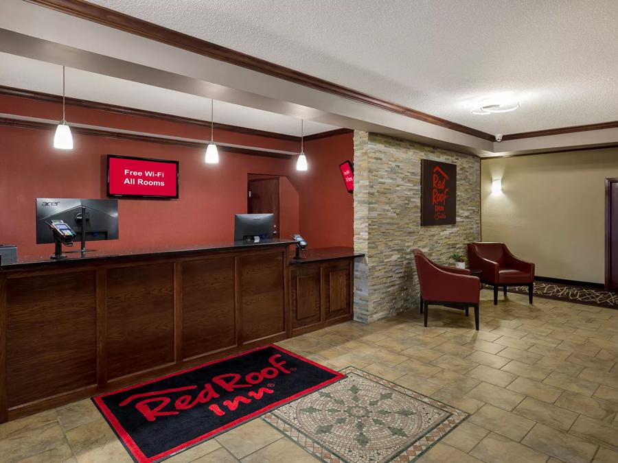 Red Roof Inn & Suites Bloomsburg - Mifflinville Front Desk Image