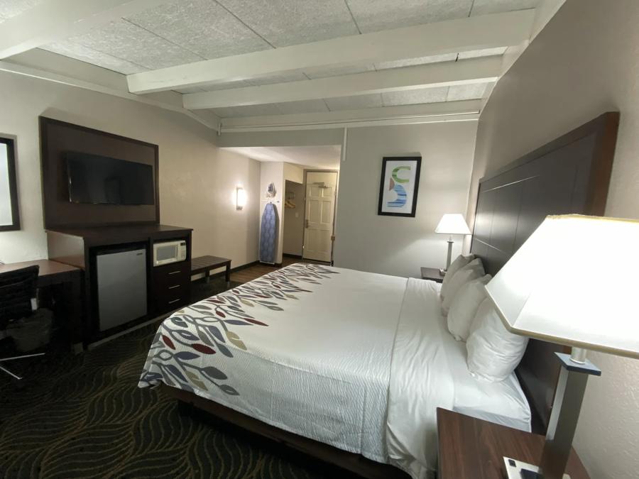 Red Roof Inn Gastonia Superior King Bed Non-Smoking Image