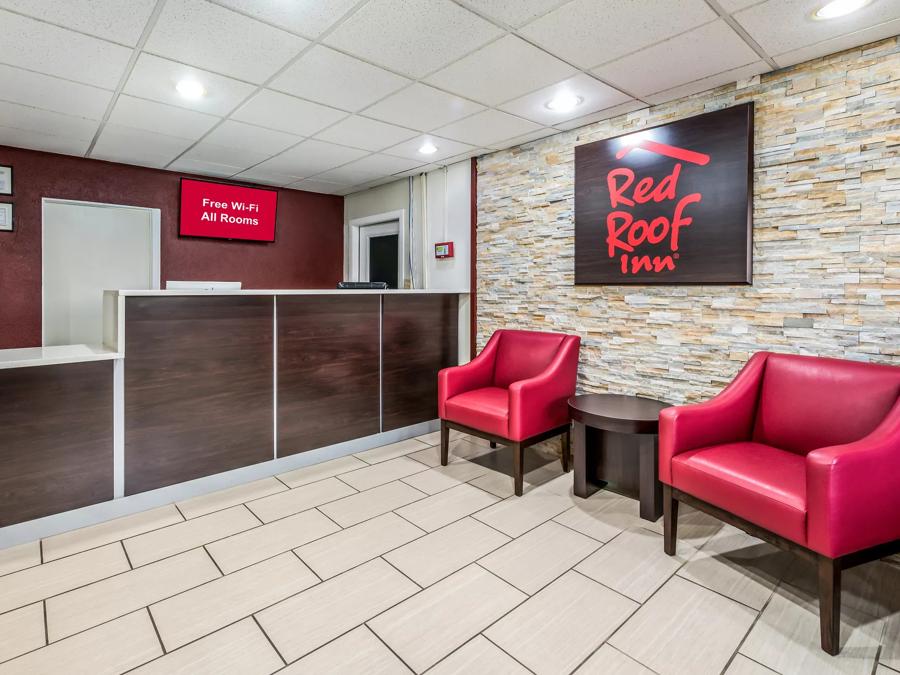 Red Roof Inn Wapakoneta Front Desk and Lobby Image Details