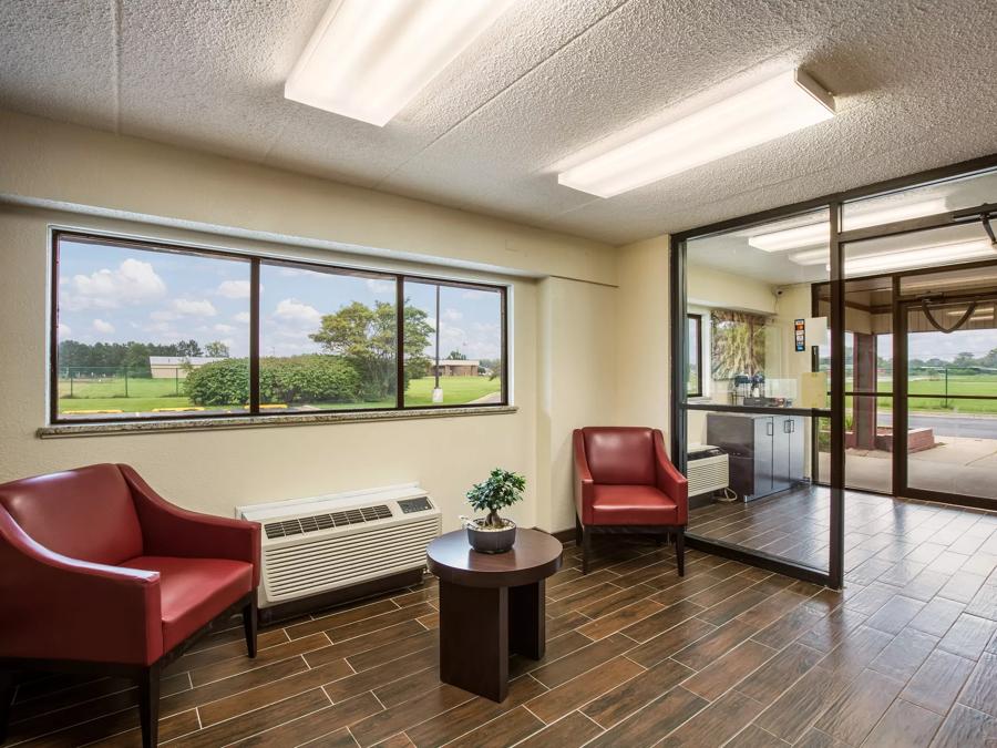 Red Roof Inn Saginaw - Frankenmuth Lobby Image