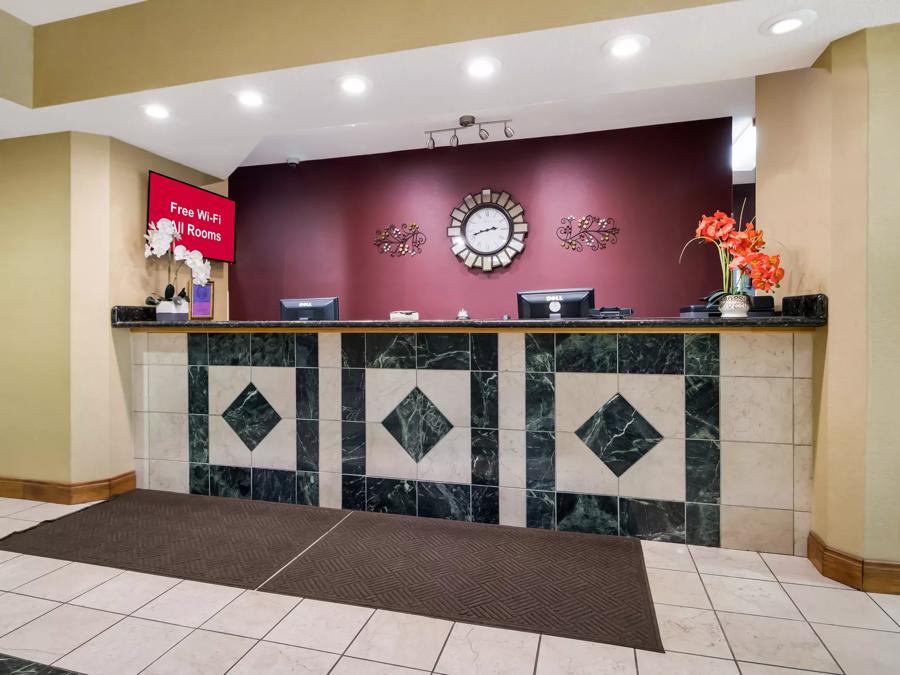 Red Roof Inn South Bend - Mishawaka Front Desk Area Image