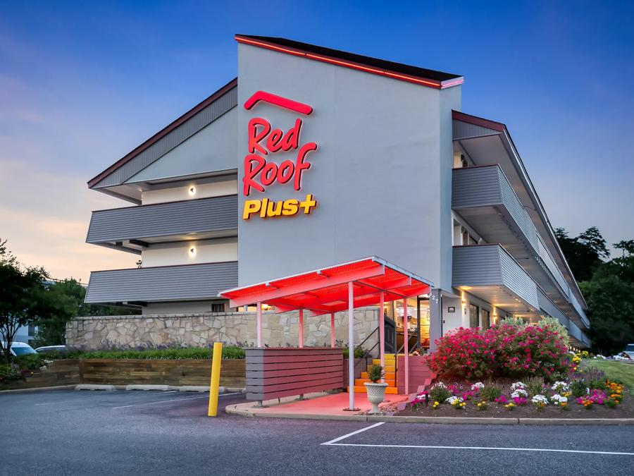 Red Roof PLUS+ Baltimore-Washington DC/BWI Airport Exterior Image