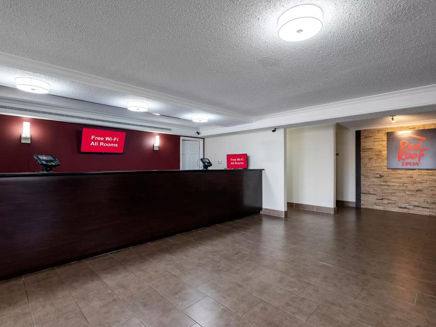 Red Roof Inn Houston North - FM 1960 & I-45 Front Desk Image