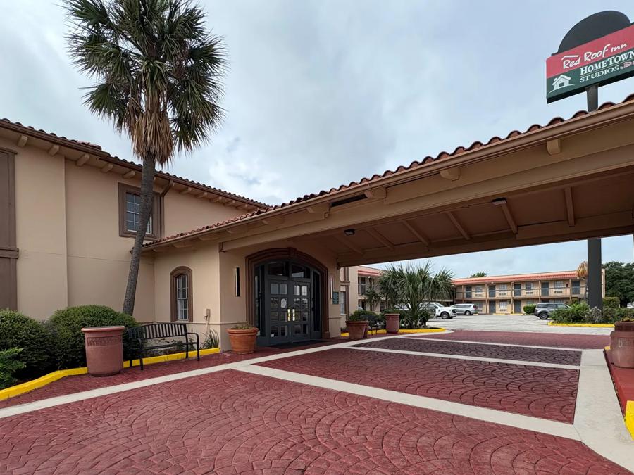 Red Roof Inn San Antonio - South Park Image