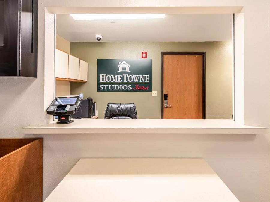 HomeTowne Studios Columbus Front Desk and Lobby Image