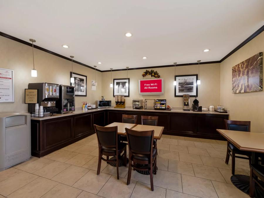 Red Roof Inn Pecos Breakfast Area Image