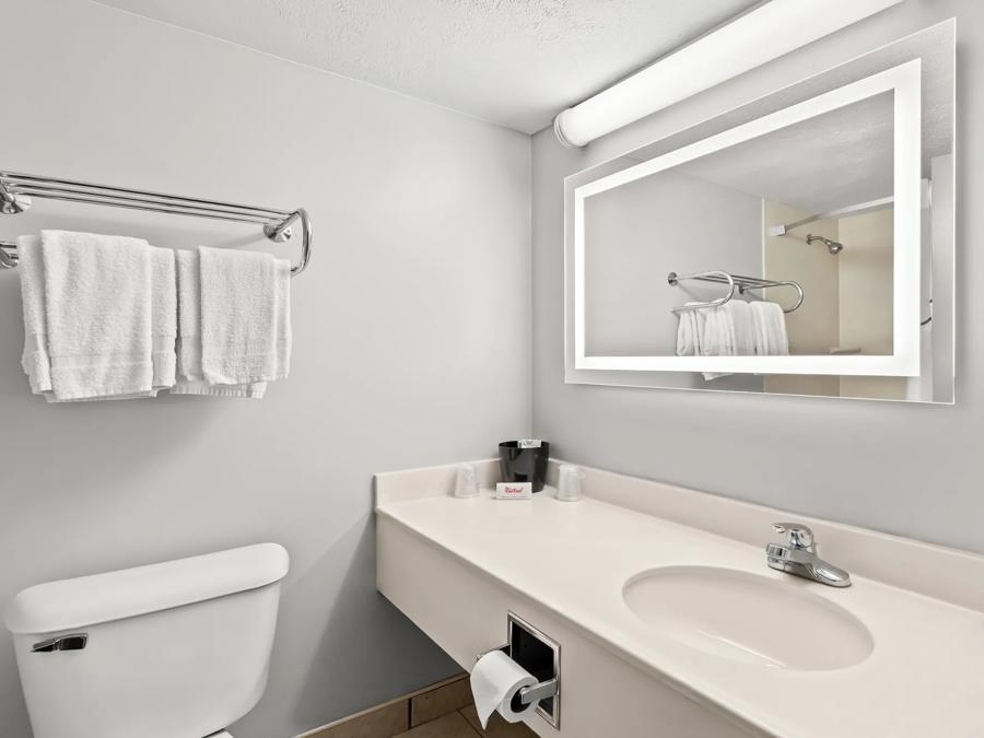 RRI1458_Bathroom PRO Approved 10-6-25 image