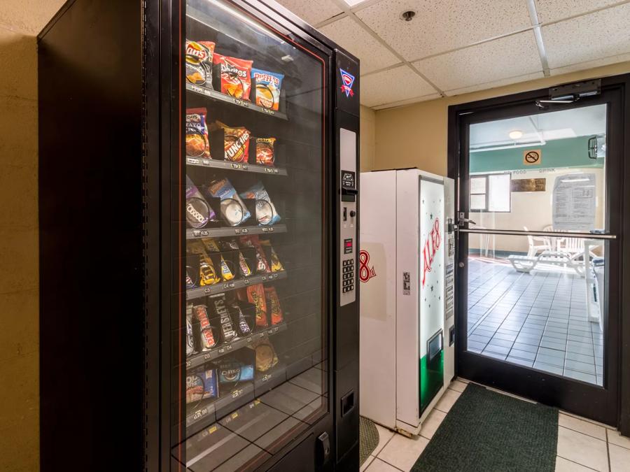 Red Roof Inn Morehead Vending Image