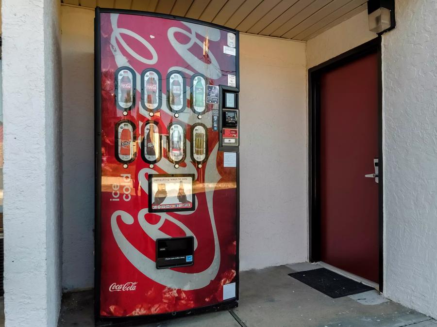 Red Roof Inn Crestview Vending Imag