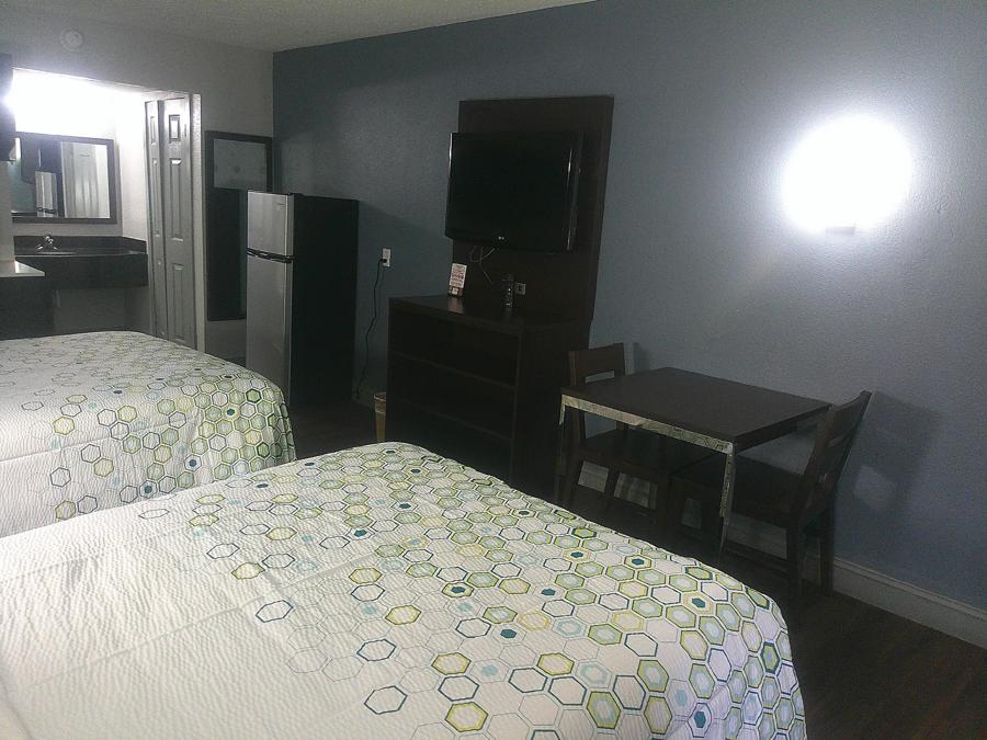 HomeTowne Studios Richmond - Airport/ Sandston Studio 2 Full Beds