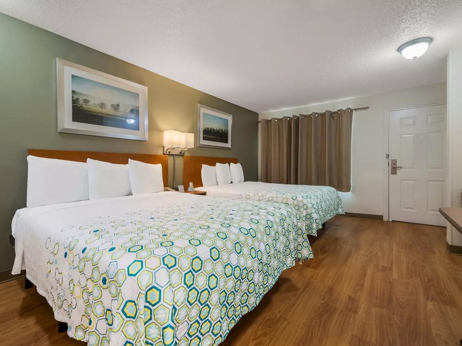 1038-Studio 2 Queen Bed Image