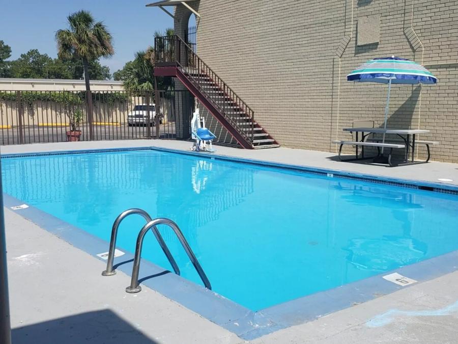 Red Roof Inn New Orleans - Westbank Pool Image