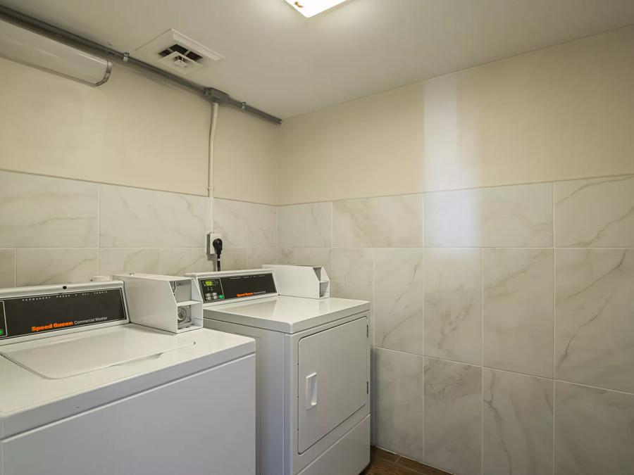 Red Roof Inn & Suites Scottsboro Laundry Image