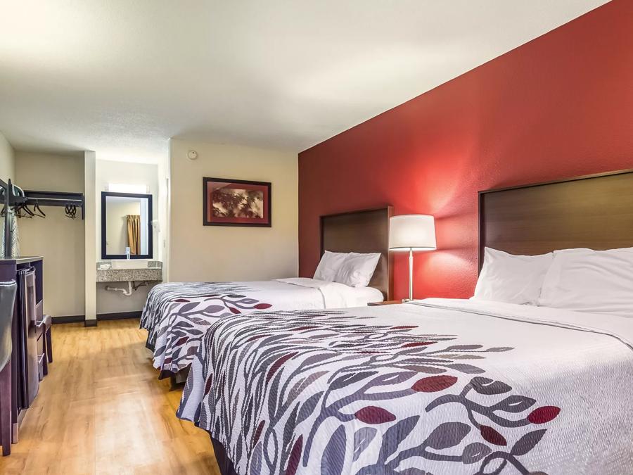 Red Roof Inn Scottsburg Double Bed Room Image Details