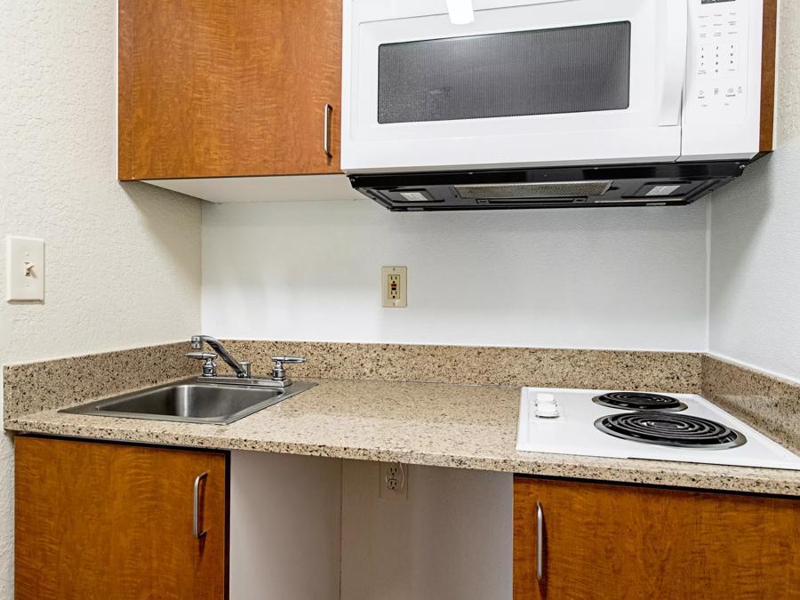 HomeTowne Studios Tacoma - Puyallup Kitchenette Image