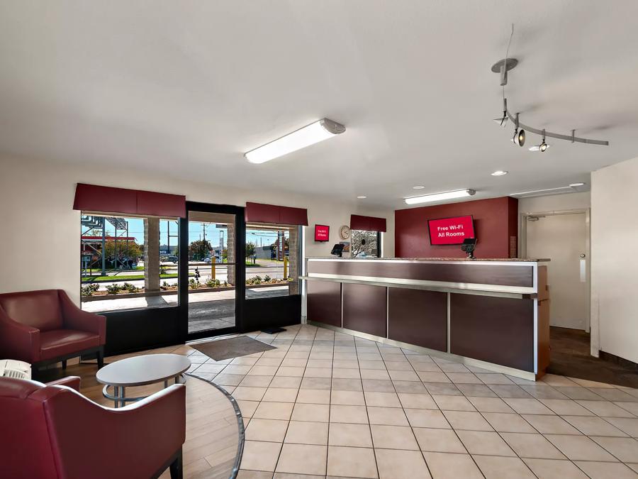 Red Roof Inn Winchester, VA Lobby Image