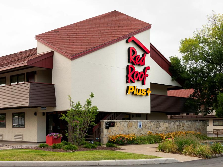 Red Roof PLUS+ Pittsburgh South - Airport Exterior Image