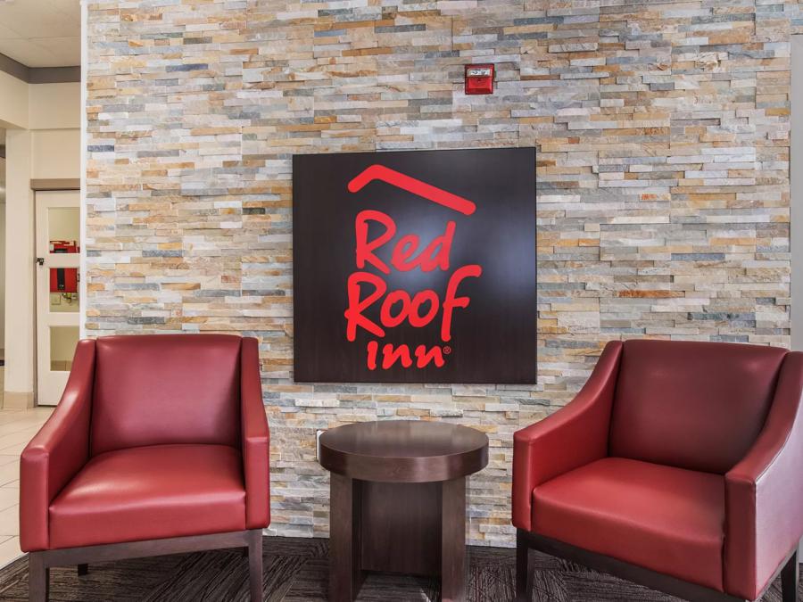 Red Roof Inn Seattle Airport - SEATAC Lobby Sitting Area Image