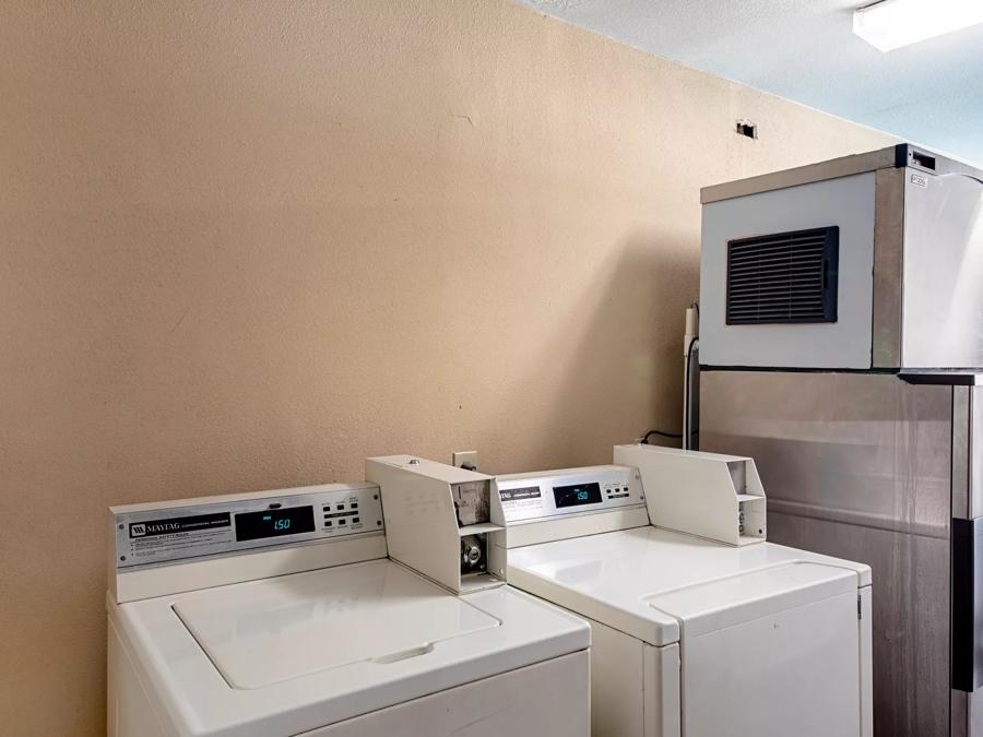 Red Roof Inn San Marcos Laundry Image