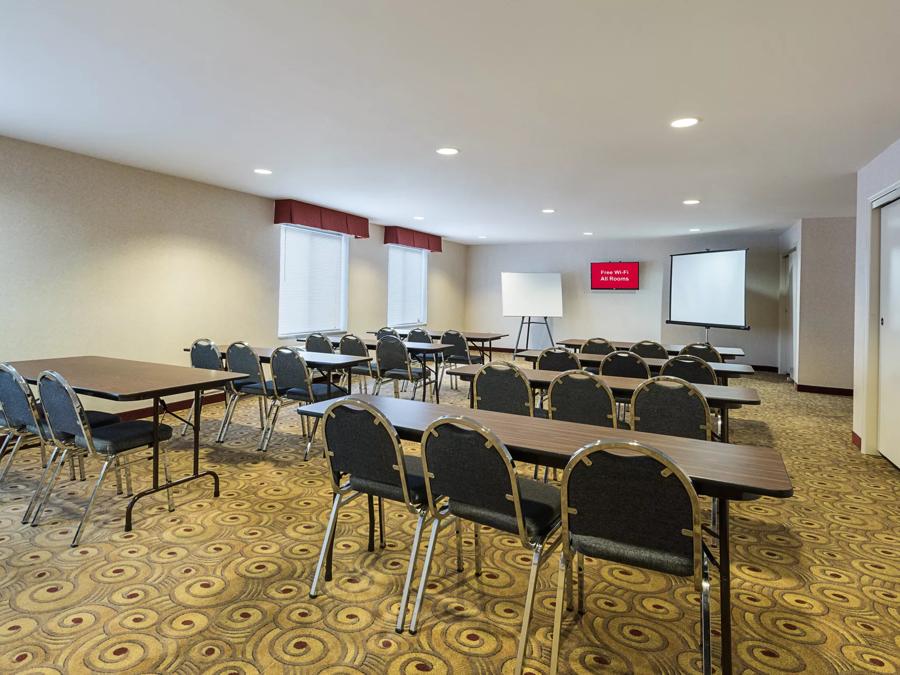 Red Roof Inn Etowah – Athens, TN Meeting Space Room Image