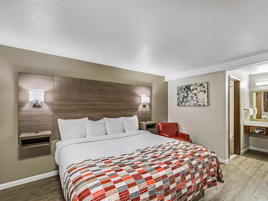 Red Roof Inn & Suites Medford - Airport Suite King Smoke Free Image