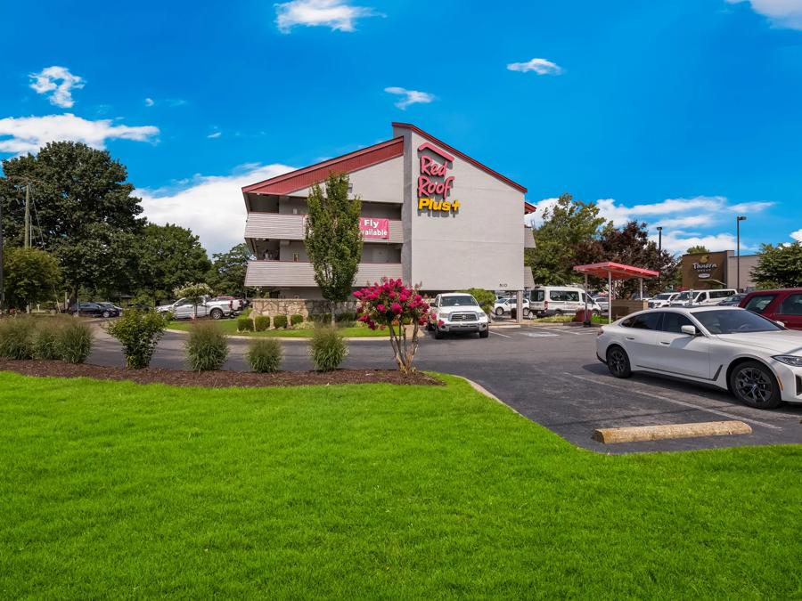 Cheap hotel near Nashville airport