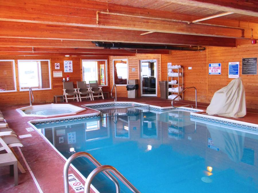 Red Roof Inn Fargo – I-94/Medical Center Indoor Pool Image