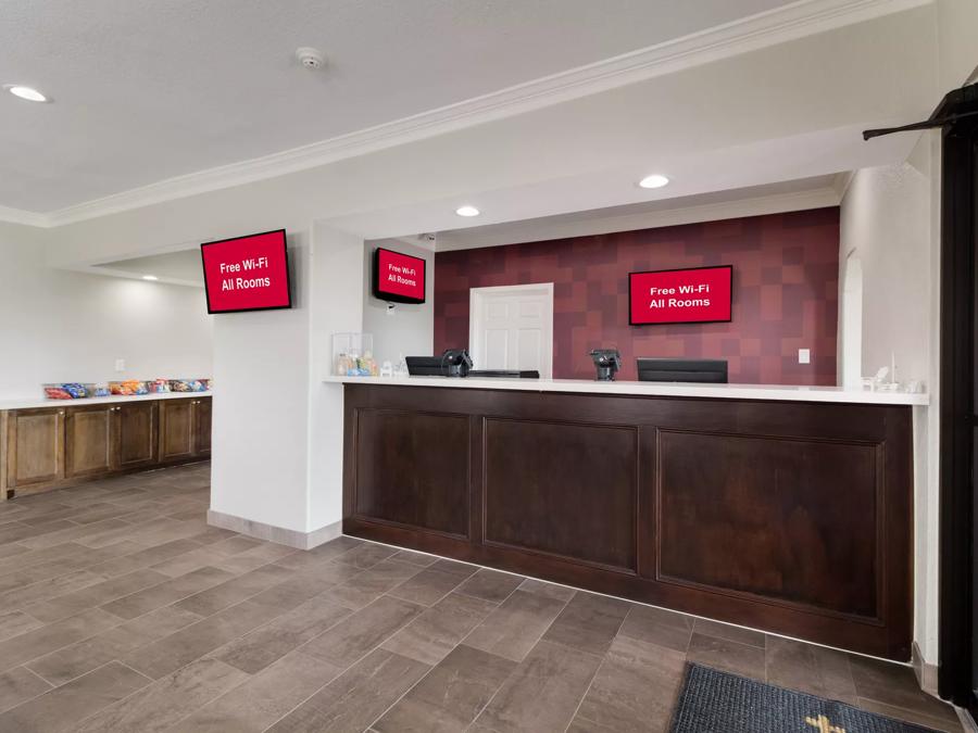 Red Roof Inn Galveston - Beachfront Front Desk Image