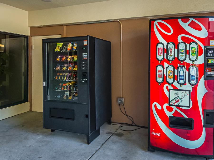 452-vending-01 (Approved) image
