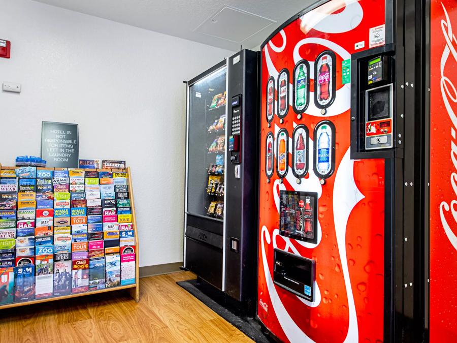 HomeTowne Studios Tacoma - Puyallup Vending Image