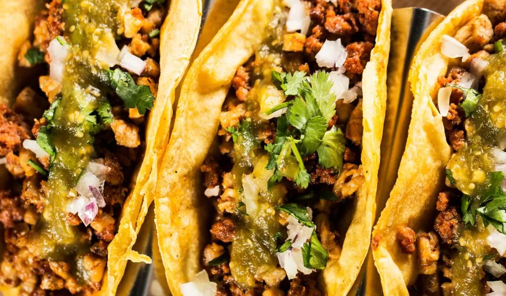 Authentic mexican street tacos at Mas Tacos Por Favor