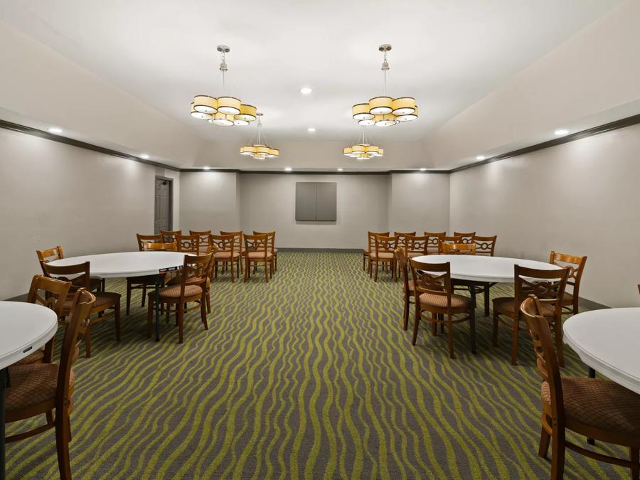 Red Roof Inn & Suites Irving – DFW Airport South Banquet Room Image