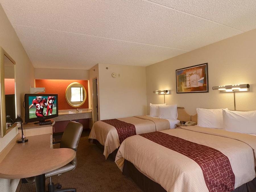 Red Roof Inn San Antonio - Airport Deluxe 2 Full Beds Smoke Free Image