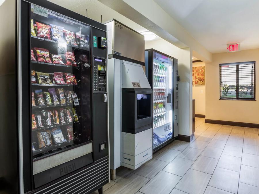 Red Roof Inn Dry Ridge Vending Image