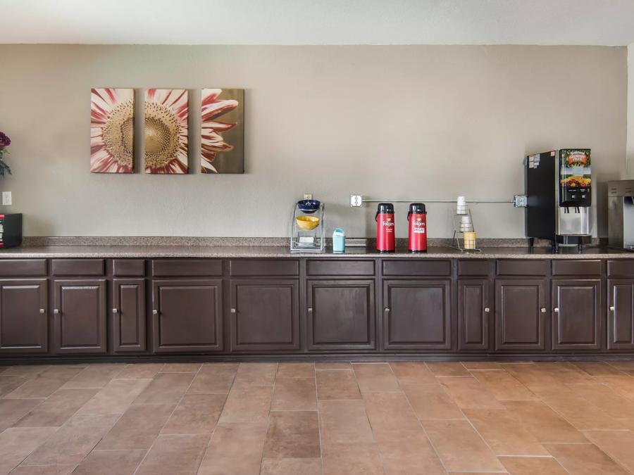 Red Roof Inn Fort Worth - Saginaw Coffee Lobby Image